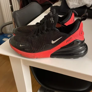 Nike Air 270 - Säljer mina Nike air 270 då jag inte använder dom längre, väldigt bra skick
