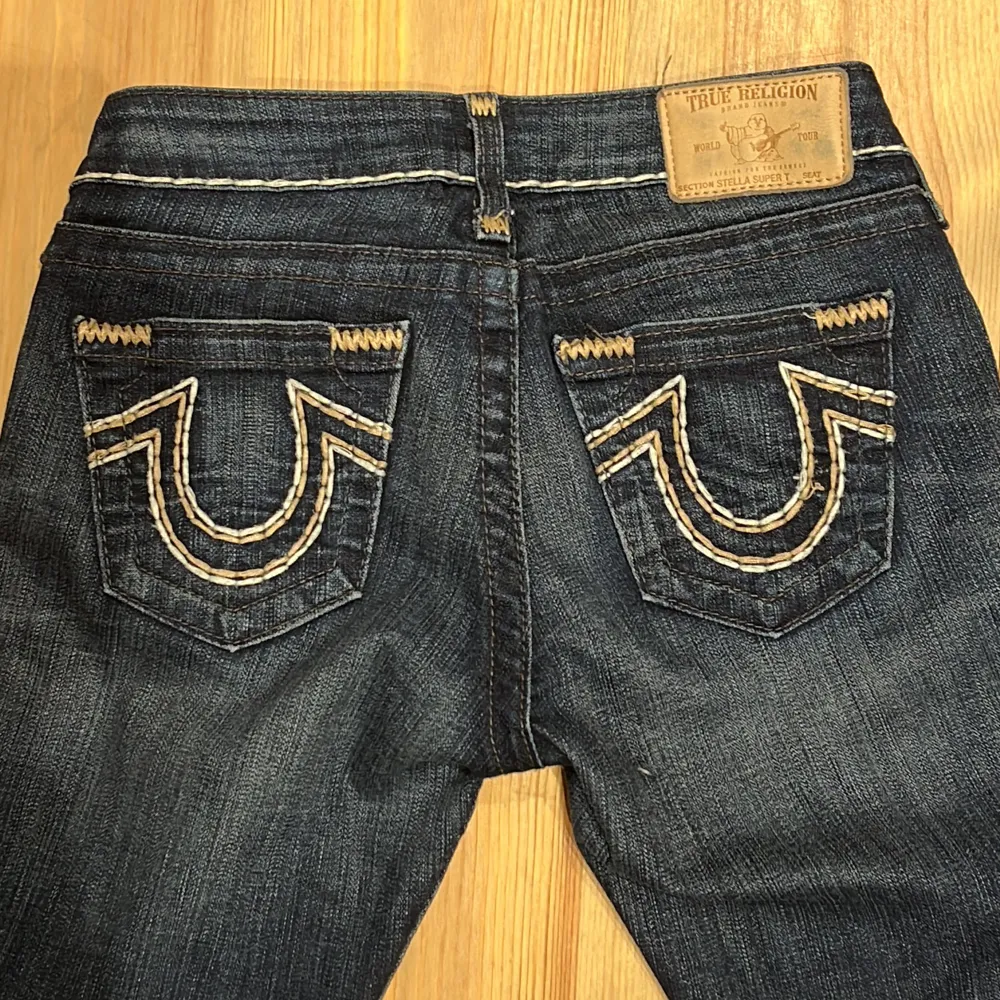Säljer dessa true religion jeans i storlek 25/30. Jeans & Byxor.