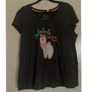 Pyjamas tröja  - Pyjamas tröja använt två gånger som max 