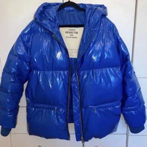 Jacka j.lindeberg - Skitsnygg och varm jacka från j.lindeberg! Nypris ca 5000 kr! 