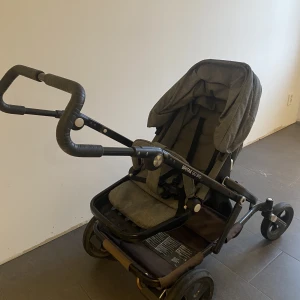 Britax Go Big Pro  - Säljer vår gamla vagn då vi införskaffat en ny. Vagnen kommer såklart nytvättad. Skriv gärna vid intresse eller frågor!