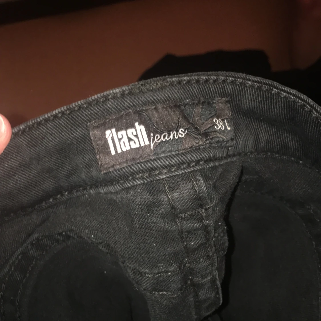 Svarta håliga jeans - 91