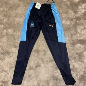 MARSEILLE BYXOR - Helt sprliter nya Marseille byxor, oanvända och i väldigt bra skick. Säljs vid ett bra pris och pris kan även diskuteras!