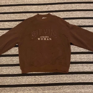 Brun sweatshirt  - Oversized sweatshirt:)