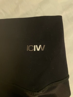 Träningstights - Träningstights från iciw, i kollektionen nimble, storlek XS och ändå använda men hela annars, texten har farit bort där bak