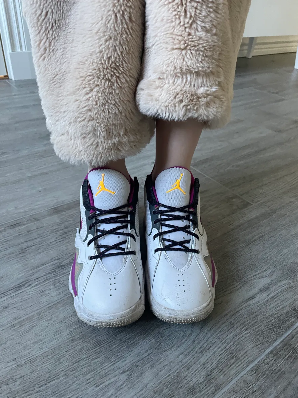Höga sneakers, Nike Jordan zoom ’92. Använda: ca 15 gånger. Nypris: 1495. Pris nu: 650kr . Kengät.