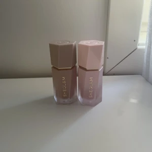 Sheglam blush och bronzer - Sheglam blush och bronzer som endast är testade en gång på handen Blush: Love cake Bronzer: Golden sun 110 inkl frakten Öppen för byten och prisförslag