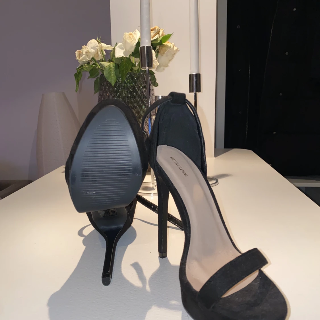 Svarta klackskor PrettyLittleThing stl 36 - 90