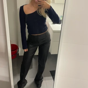 Skinnbyxor  - Säljer dessa så fina skinnbyxor från zara köpta förra året. Storlek S💖💖