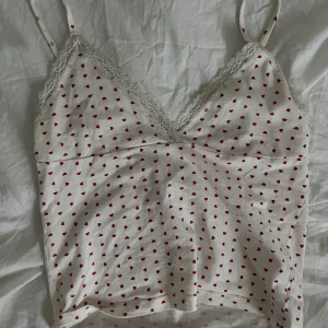 Brandy Melville topp - Jättesöt och trendig topp från brandy melville:) Inte använt så mycket. Frakt ingår ej🙏