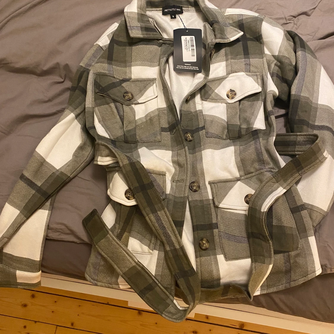 Oanvänd shacket från prettylittlething - 91