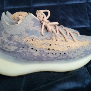 YEEZY BOOST 380 ADULTS MIST - Storlek 44 2/3