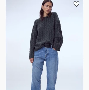 Stickad tröja hm💕 - Fin kabelstickad grå tröja från hm! Storlek XS❤️ aldrig använd, nyskick!! Pris kan diskuteras vid snabb affär