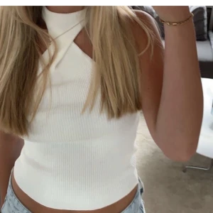 Topp - Supersnygg festtopp från Gina som inte säljs mer. Nypris 300kr och är aldrig använd!💗💗