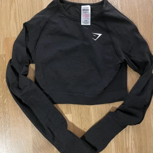 Gymshark vital seamless 2.0 crop top - Gymshark vital seamless 2.0 king sleeve crop top i färgen black marl. 🌸