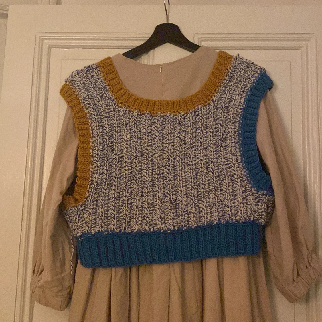 Virkad väst i återvunnet garn - 91