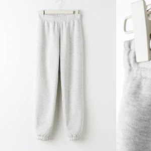 Säljer gråa mjukis byxor från Gina tricot - Säljer nu mina gråa mjukis byxor från Gina för att dom är lite för korta för mig tyvärr, använda några gånger och fint skick!💗