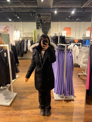 Mose knucke - Äkta prislapp och allt finns. Köpt för 11.000 använd fåtal gånger denna vinter   