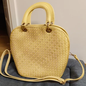 Väska - Oanvänd väska ca 25x35cm