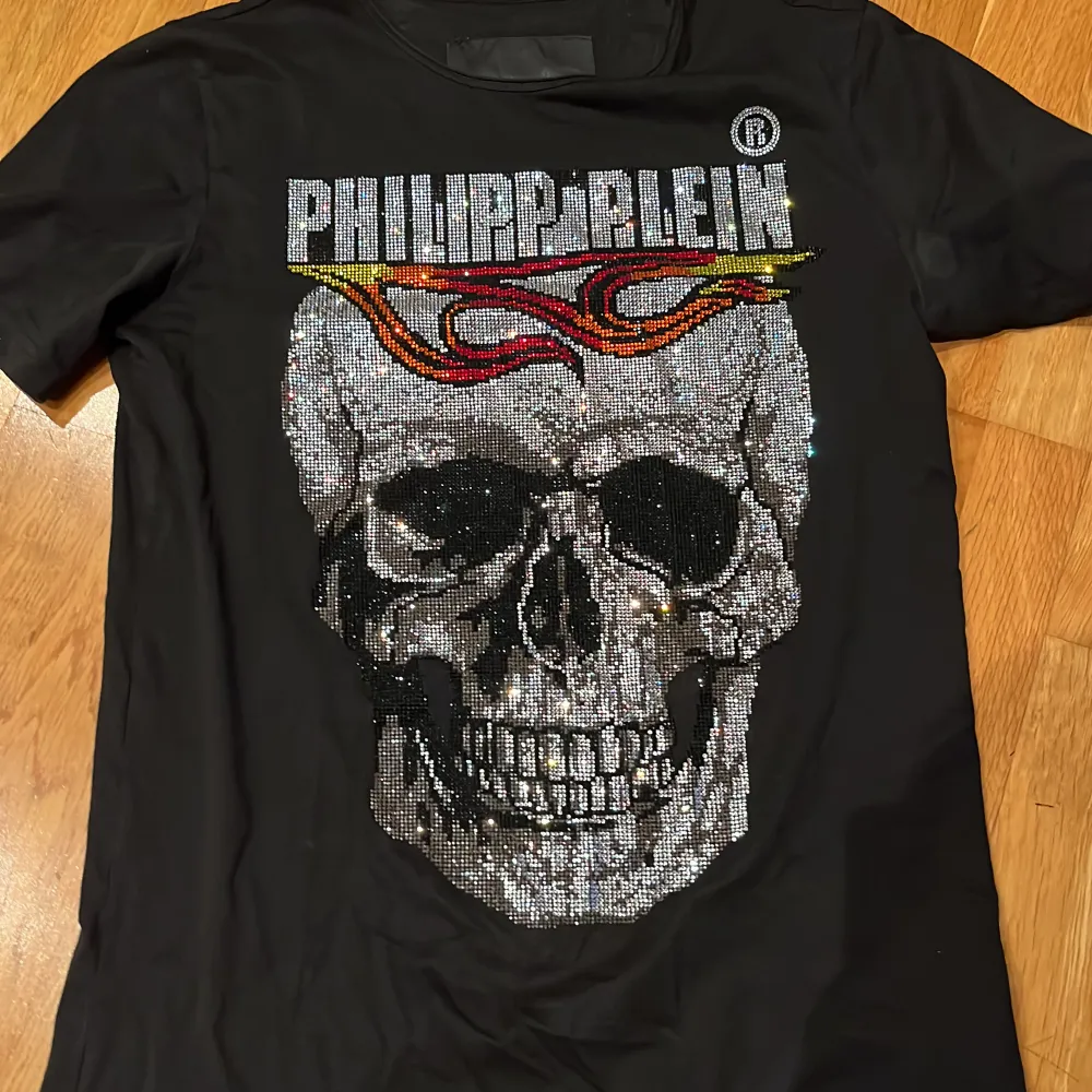 Philipp plein t-shirt ny pris 9000. T-shirts.