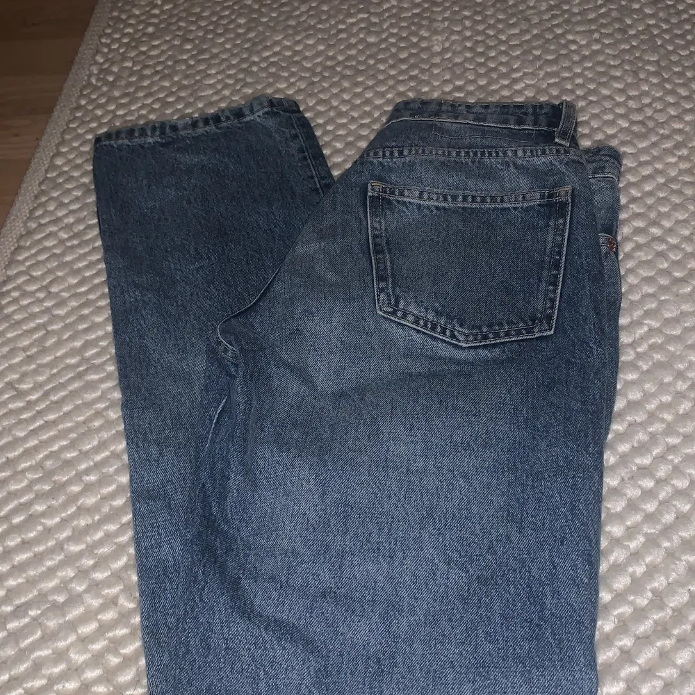 Garderobsrensning❣️❣️Mid/low waist jeans från zara som inte säljs längre. 🤍. Jeans & Byxor.