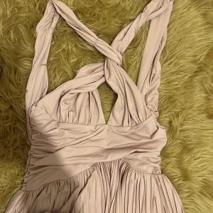 H&M klänning - Lång Klänning 