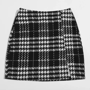 Kjol - Jättefin kjol som inte kommer till användning längre. Har använt den några gånger och den är i fint skick.