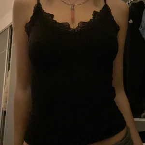 Spets linne  - Super fint spets linne som ej kmr till användning 