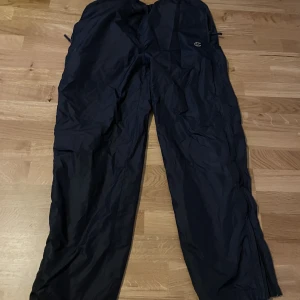 Champion Byxor  - Sköna Champion Byxor skriv för mer bilder 