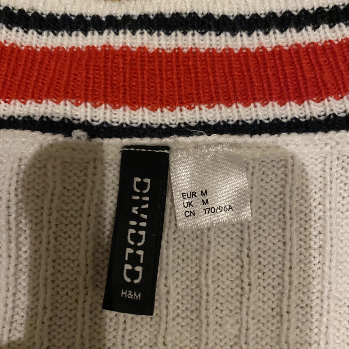 Stickad tröja  - 91
