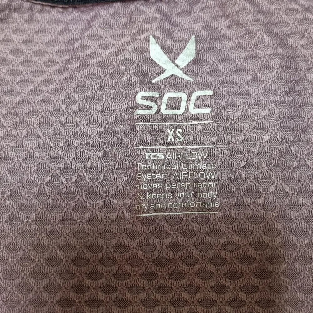 Träning t-shirt från SOC storlek:XS 🩷. T-shirts.