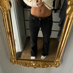 Jeans - Eftertraktade lågmidjade zarajeans