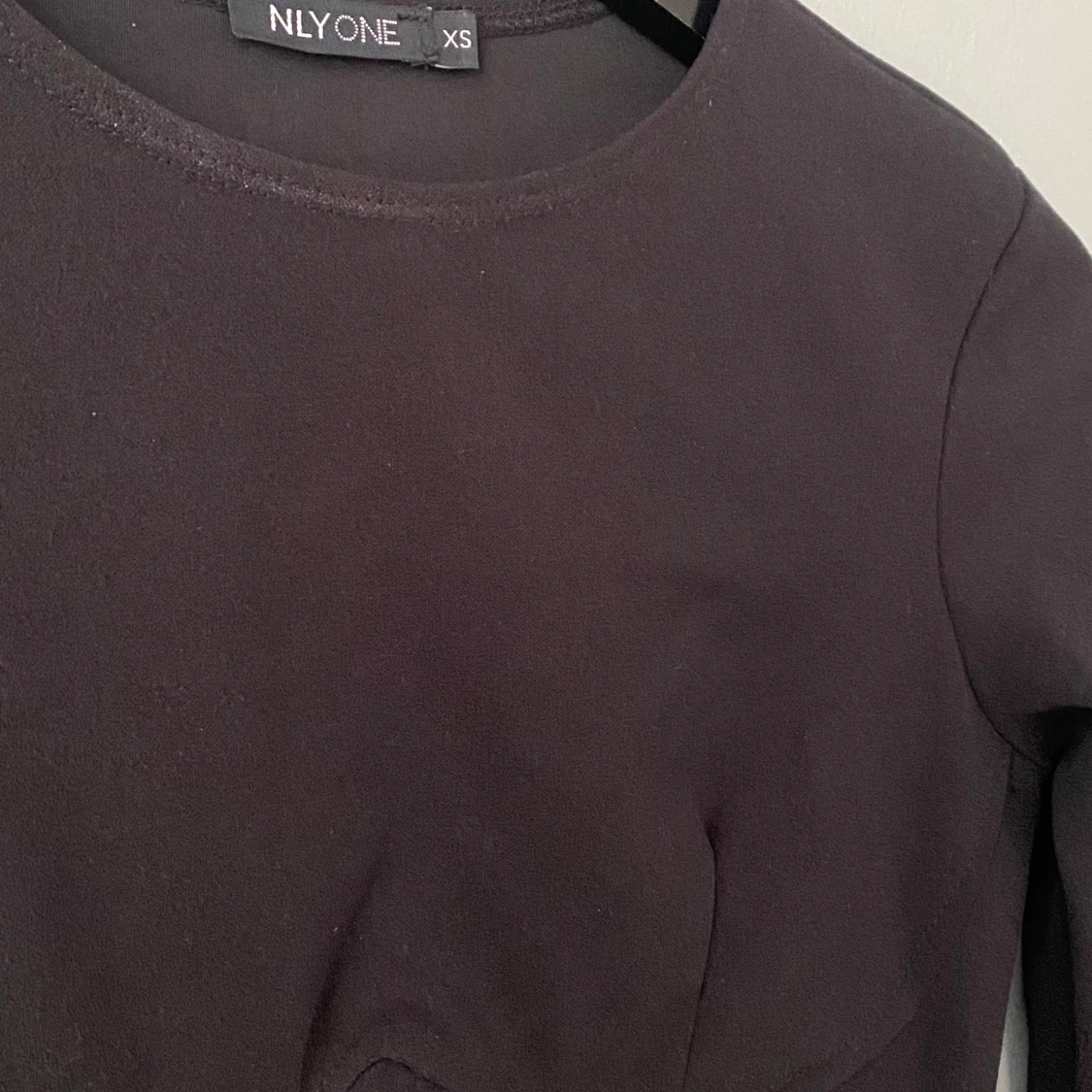 Tight klänning med underbygel  - 90