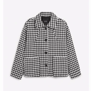 Jacka  - Cool jacka, använd fåtal gånger så nästan som ny och i nyskick storlek S 