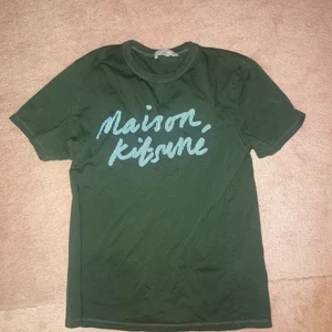 Maison kitsune - Medium, knappt använd.