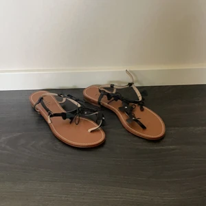 Sandaler  - Ett par pair sandaler, enbart testade. Storlek:38
