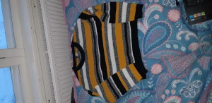 Randig Stickad Tröja - Stickad tröja, använd några gånger. Mycket bra skick. 