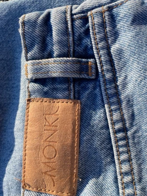 Jeans monki - Jätte fina, flera bilder kan skickas om så önskas