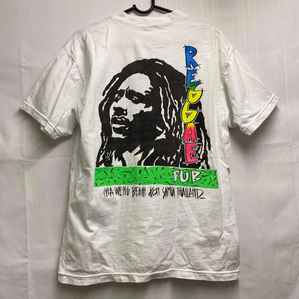 En asfet Bob Marley t-shirt som jag säljer för den inte kommer till användning, väldigt bra skick. Står ingen storlek men skulle säga S/M. T-shirts.