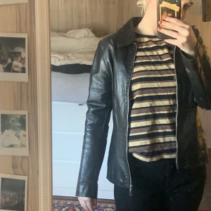 ball skinnjacka - så häftig skinnjacka men som tyvärr ej kommer till använding:( hoppas den kan hitta ett nytt hem 