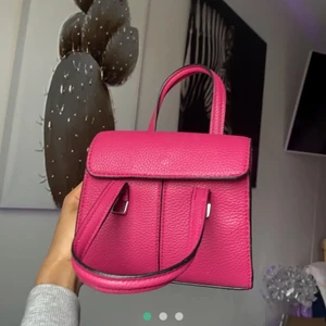 Rosa zara väska  - Söt o classy väska🤍