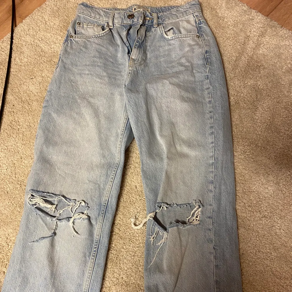 Superfina populära jeans från Gina. Helt nya nöstan. Jeans & Byxor.