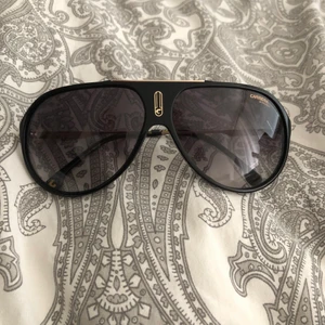 Carrera solglasögon  - Nya carrera solglasögon, slutsålda på hemsidan. Storlek Onesize.  Nypris 1495kr Pris kan diskuteras!