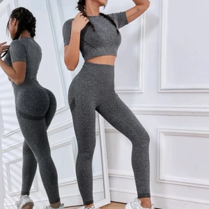 Sport byxor  - Säljer dessa sportbyxor från SHEIN(lånad bild) Säljs då de va lite för stora för mig.  Aldrig använda, bara provade 