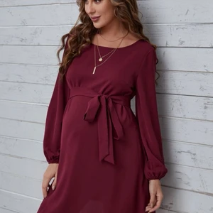 Gravid klänning  - Stl M  Använd en gång 