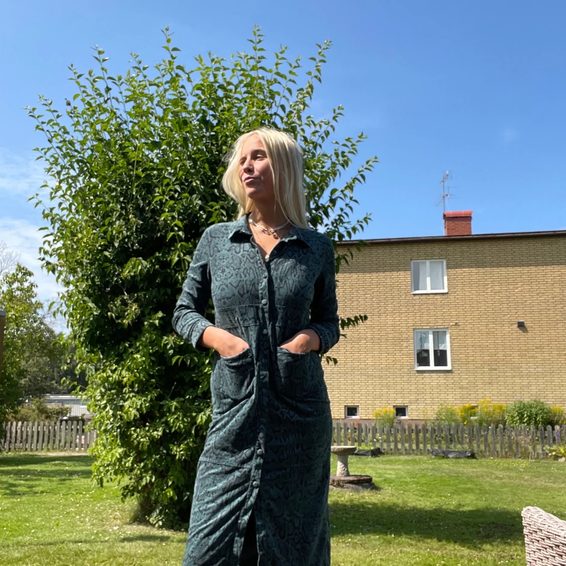 Snakeprinted mocka klänning - 91