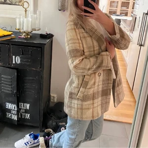 Kappa - Rutig kappa från hm storlek 36 supersnygg till hösten❤️‍🔥