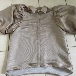 Copenhagenmuse blus - Fin blus med puffärm Tvätta 30 grader, häng