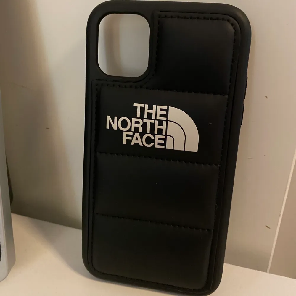 North face mobil skal till iPhone 11. Övrigt.