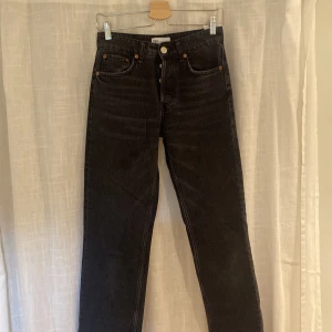 Snygga jeans - Skitsnygga Jeans från zara, säljer då de blivit för små, väldigt snygg midja och tvätt. 